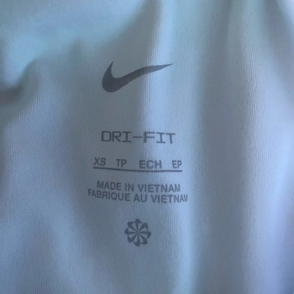 GIRLS ATHLETIC BUNDLE-SIZE 4/5-NIKE & CHAMPION